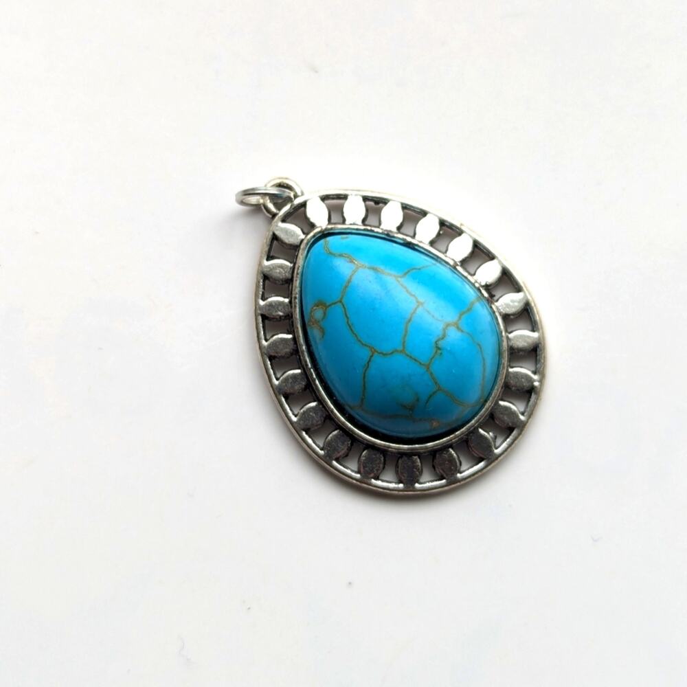 Southwestern Western Dyed Turquoise Howlite Cabochon Necklace Pendant